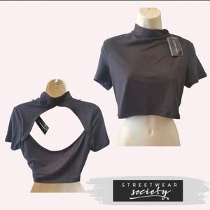Streetwear Society Gray Crop T-Shirt with Mandarin Collar and Backless Design